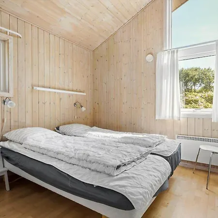 1563-aakirkeby-strandparken-8 * Vester Somarken