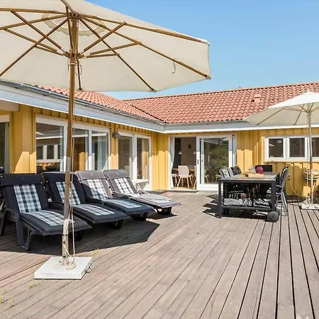 1563-aakirkeby-strandparken-8